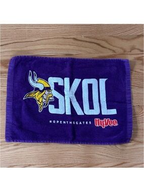 Minnesota Vikings 'SKOL' purple Towel #openthegates NFL